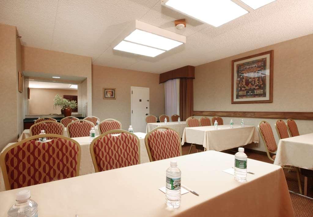 סקאוקוס Best Western Plus Meadowlands מתקנים תמונה