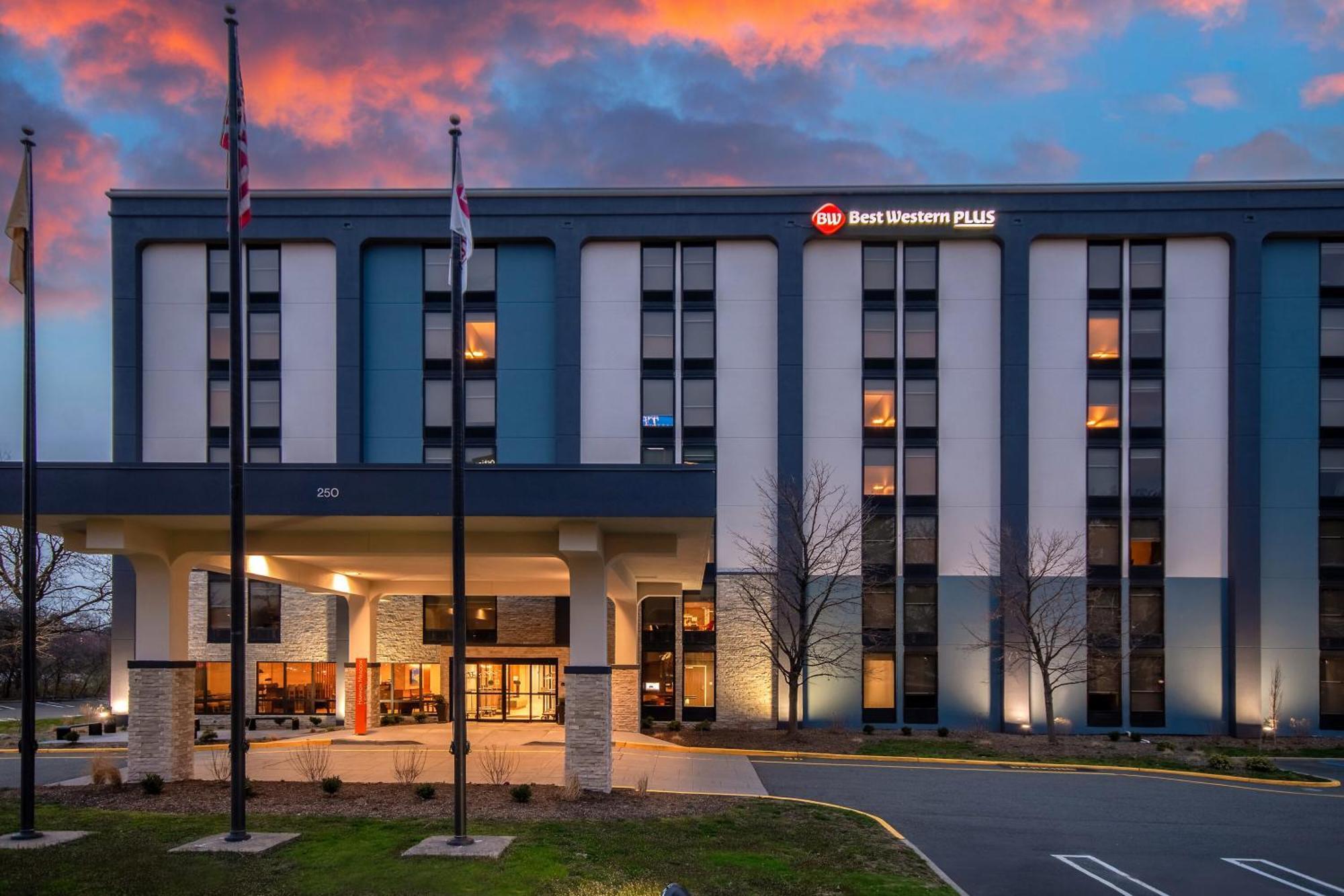 סקאוקוס Best Western Plus Meadowlands מראה חיצוני תמונה